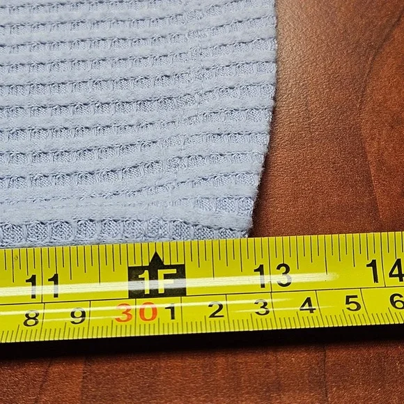 Natural Reflections Blue Waffle Knit V-Neck Top Size Medium EUC - Picture 8 of 11